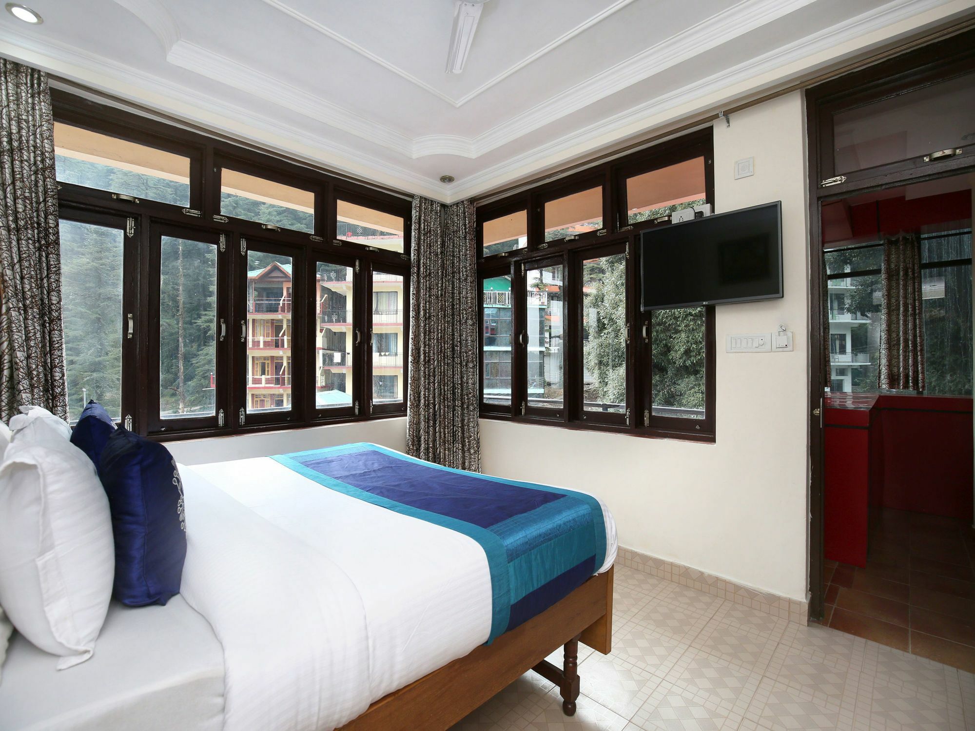 Oyo 9942 Hotel Ravine Dharamshala Exterior foto